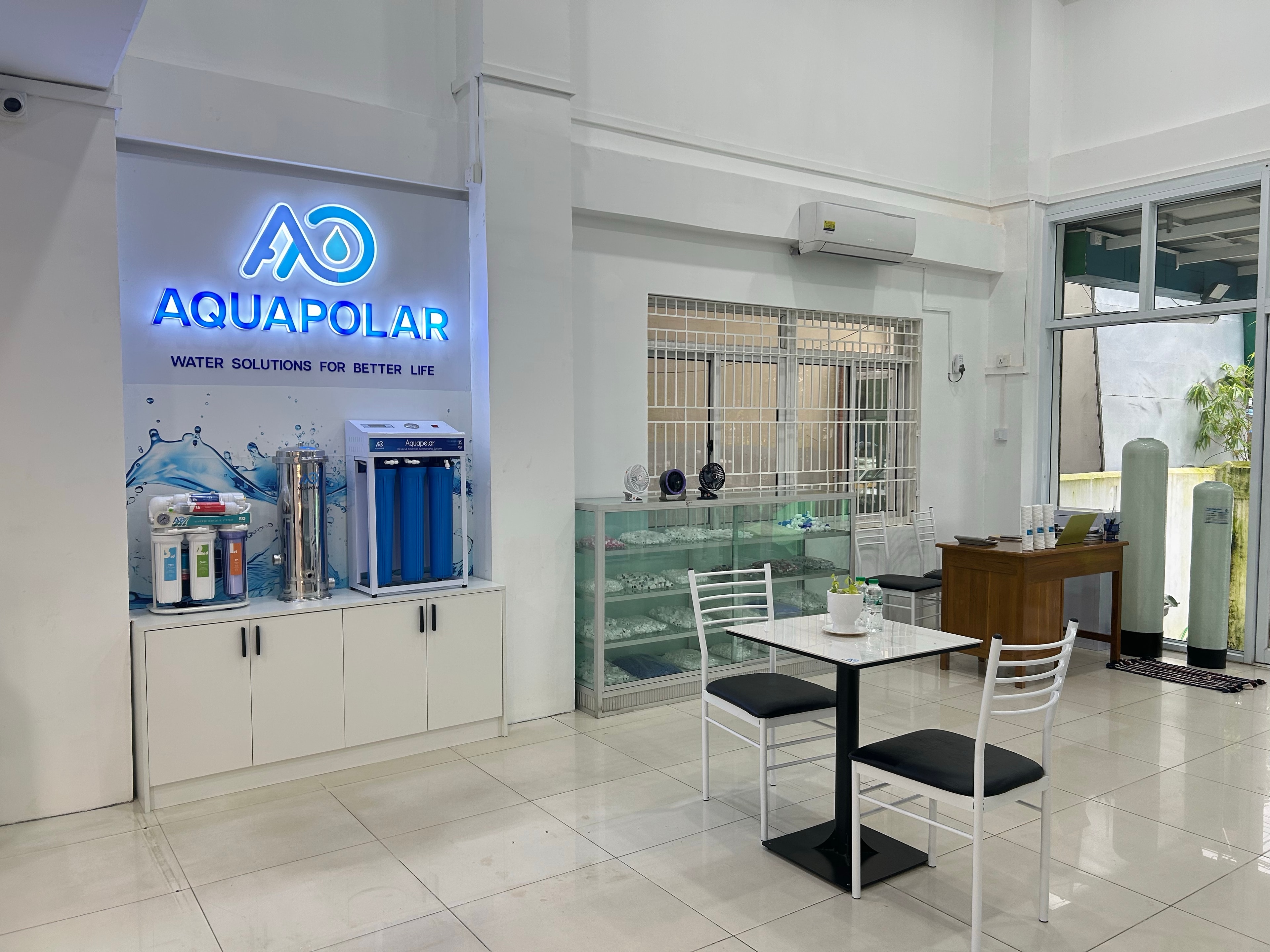 AQUAPOLAR showroom