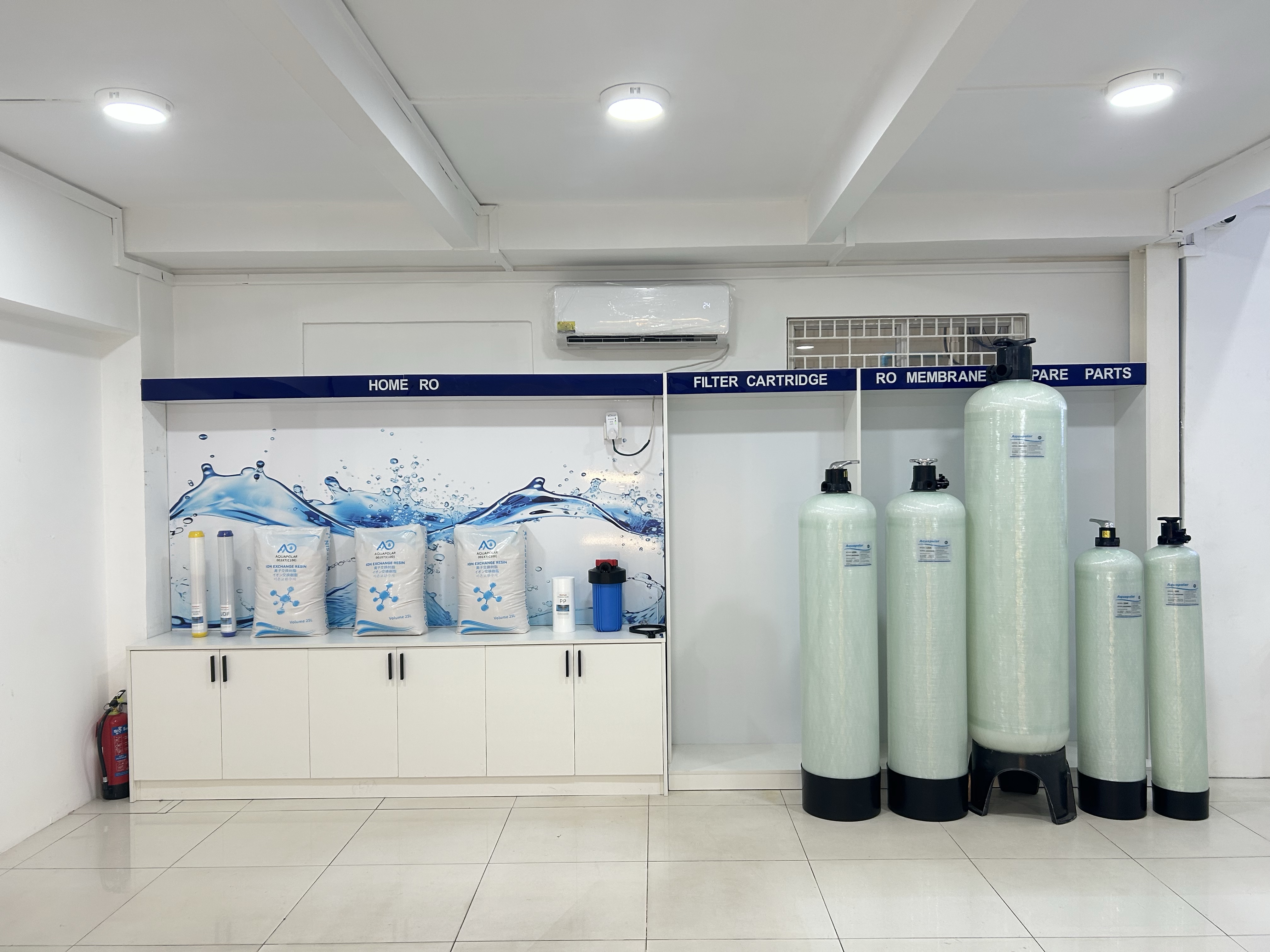 AQUAPOLAR Yangon showroom — home RO display