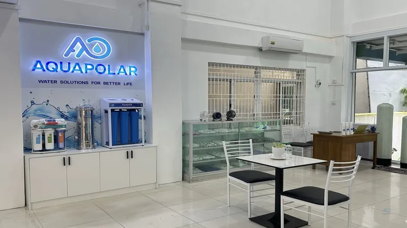 Myanmar host planning guest-peak RO class fit at the AQUAPOLAR showroom